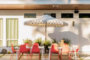 Fotografie z fotogalerie ubytování The Wesley by AvantStay Mid-Century Modern Oasis with Pool v destinaci Palm Springs