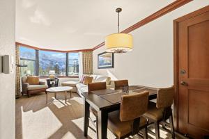 Χώρος καθιστικού στο Spectacular Views 2 Suite Condo