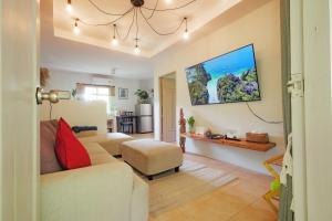 Afbeelding uit fotogalerij van Sunset beach villa 7 O3 villas in Haad Pleayleam +77 foto's