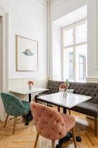 A seating area at Beletage-Boutique Hotel