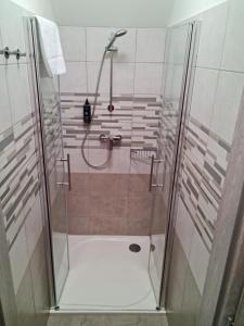 Koupelna v ubytování Apartmány Žireč + 21 fotografií