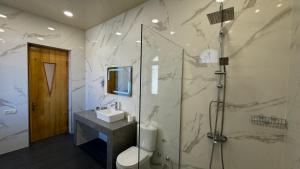 Gallery image of Royal Apartment Kazbegi in Stepantsminda +58 photos