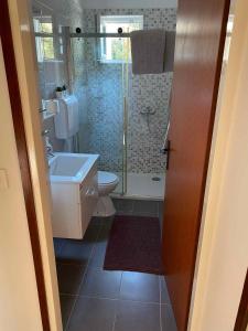 Kúpeľňa v ubytovaní Apartment Kampor 3
