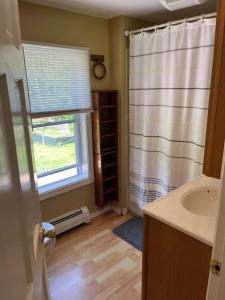 Φωτογραφία από το άλμπουμ του Nothing Fancy Older Pet Friendly Home near I 95 σε Georgetown