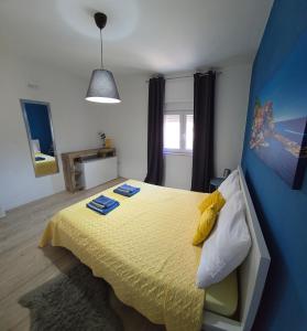 Postel nebo postele na pokoji v ubytování Apartment Sunrise, coastal Istra, Pula Duga Uvala Pavićini