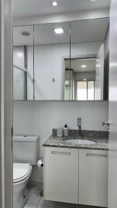 Bilik mandi di 08 Mini loft com lazer completo internet vaga e mercado dentro do condomínio