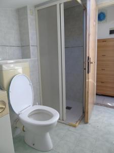 A bathroom at Bibione villa Torino via della bilancia 43