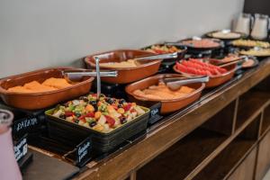 Comida no hotel ou em algum lugar perto