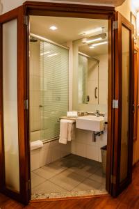 Um banheiro em Novotel Lima San Isidro