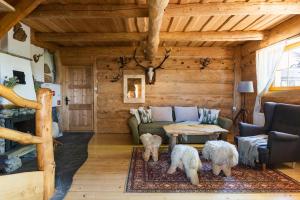 Fotografia z galérie ubytovania GÓRALSKI DOMEK z kominkiem - Highlander Wooden House v destinácii Murzasichle