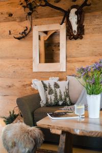 Posedenie v ubytovaní GÓRALSKI DOMEK z kominkiem - Highlander Wooden House