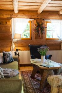 Posedenie v ubytovaní GÓRALSKI DOMEK z kominkiem - Highlander Wooden House