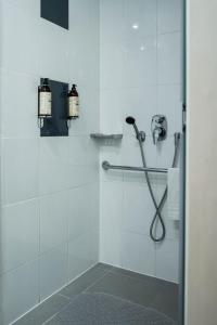Um banheiro em Novotel Lima San Isidro