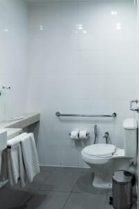Um banheiro em Novotel Lima San Isidro
