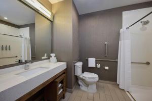 Koupelna v ubytování Courtyard by Marriott Denver Southwest/Littleton