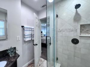 Fotografie z fotogalerie ubytování Lovely Anaheim Pool Home 1 Mile to Disney v destinaci Anaheim