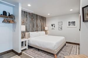 Fotografie z fotogalerie ubytování Dual Unit Mountain Retreat, 4BR, Prime Location, Sleeps 10, Historic Charm & Modern Luxury, Steps to Main St! v destinaci Park City