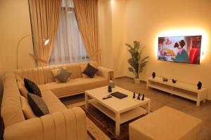 Χώρος καθιστικού στο Cozy 2BHK Apartment Self Check-in, Islamabad - Urban Loft