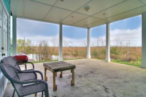 Galeriebild der Unterkunft Casa Las Palmas - Pet Friendly! Boardwalk to the Beach! in Mustang Beach