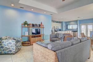 Galeriebild der Unterkunft Casa Las Palmas - Pet Friendly! Boardwalk to the Beach! in Mustang Beach + 40 Fotos