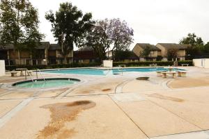 Πισίνα στο ή κοντά στο Luxurious 2 Bedroom Condo Shortest Walk To Disney +9 φωτογραφίες