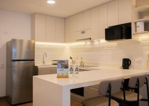 Η κουζίνα ή μικρή κουζίνα στο Majestic 1BR with Balcony in Miraflores