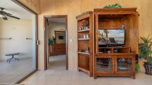 TV a/nebo společenská místnost v ubytování Sonoran Sea