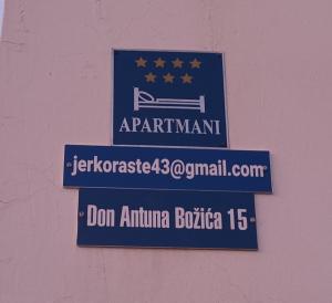Certifikát, hodnocení, plakát nebo jiný dokument vystavený v ubytování Apartments Jerko