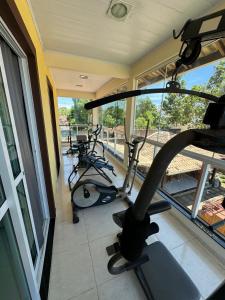 Γυμναστήριο ή/και όργανα γυμναστικής στο Casa de Praia Bicanga com SPA