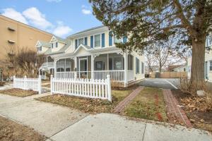 リホボスビーチにあるMaryland avenue 19の家の前の白い柵