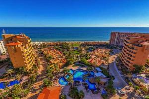 an aerial view of a resort near the ocean at Bella Sirena in Puerto Peñasco