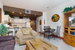 Gallery image of Marina Pinacate 220 One Of These Nights Beautiful Ocean View Condo in Puerto Peñasco