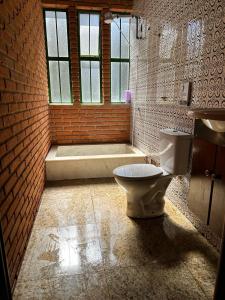 Koupelna v ubytování Quarto privado no Centro + 12 fotografií