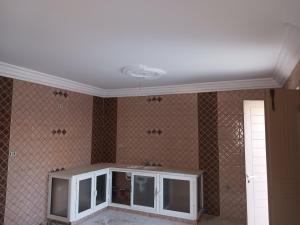 a bathroom with a sink and a ceiling at soussoleil in Bin Rhilouf