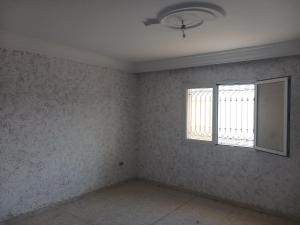 an empty room with a window and a ceiling at soussoleil in Bin Rhilouf