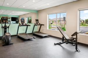 Fitness centrum a/nebo fitness zařízení v ubytování Tru By Hilton Holland, Mi