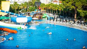 Bazén v ubytování Prestige Resort nebo v jeho okolí