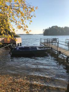 Φωτογραφία από το άλμπουμ του Doppelferienhaus am See & Wald σε Krakow am See