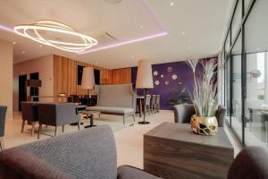 Posezení v ubytování LOOKEN INN Lingen by Hackmann