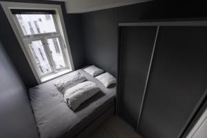 Katil atau katil-katil dalam bilik di Nordic Style - Modern downtown apartment