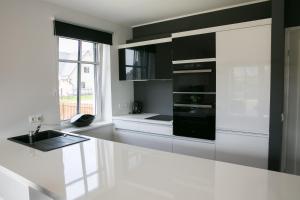 Kuchyň nebo kuchyňský kout v ubytování Pärnu Lubja Apartments