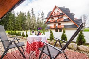 Vonkajšia záhrada v ubytovaní Apartament Dolce Vita Kościelisko Resort