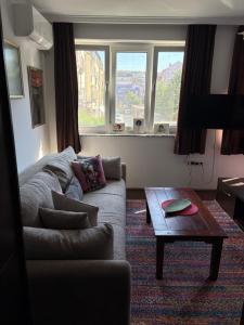 Istumisnurk majutusasutuses Puzzle Studio in the Heart of Prishtina