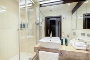 Koupelna v ubytování DoubleTree By Hilton Košice