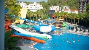 Bazén v ubytování Prestige Resort nebo v jeho okolí