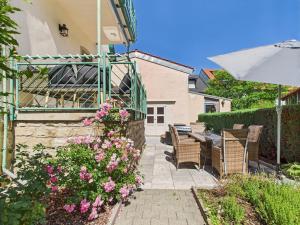 Κήπος έξω από το Villa Rose Neu renoviert und voll ausgestattet