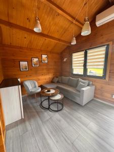 Afbeelding uit fotogalerij van Domek na Pojezierzu Drawskim in Głęboczek