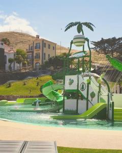 Dreams Madeira Resort Spa & Marina内部或周边的泳池