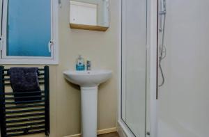 Vannituba majutusasutuses Kazs hot tub retreat