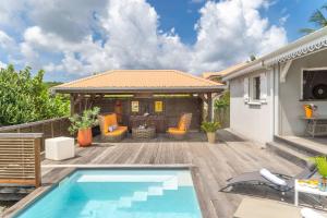 Πισίνα στο ή κοντά στο Villa Les Esperides, grand standing Vue Mer & Golf, proche plage